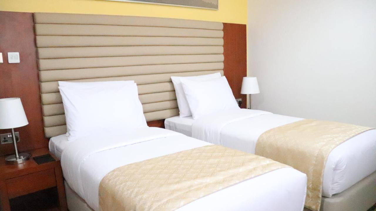 Al Riyadh Hotel Apartments Abu Dhabi Eksteriør billede