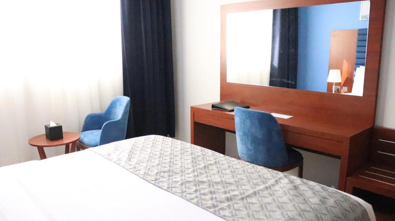 Al Riyadh Hotel Apartments Abu Dhabi Eksteriør billede
