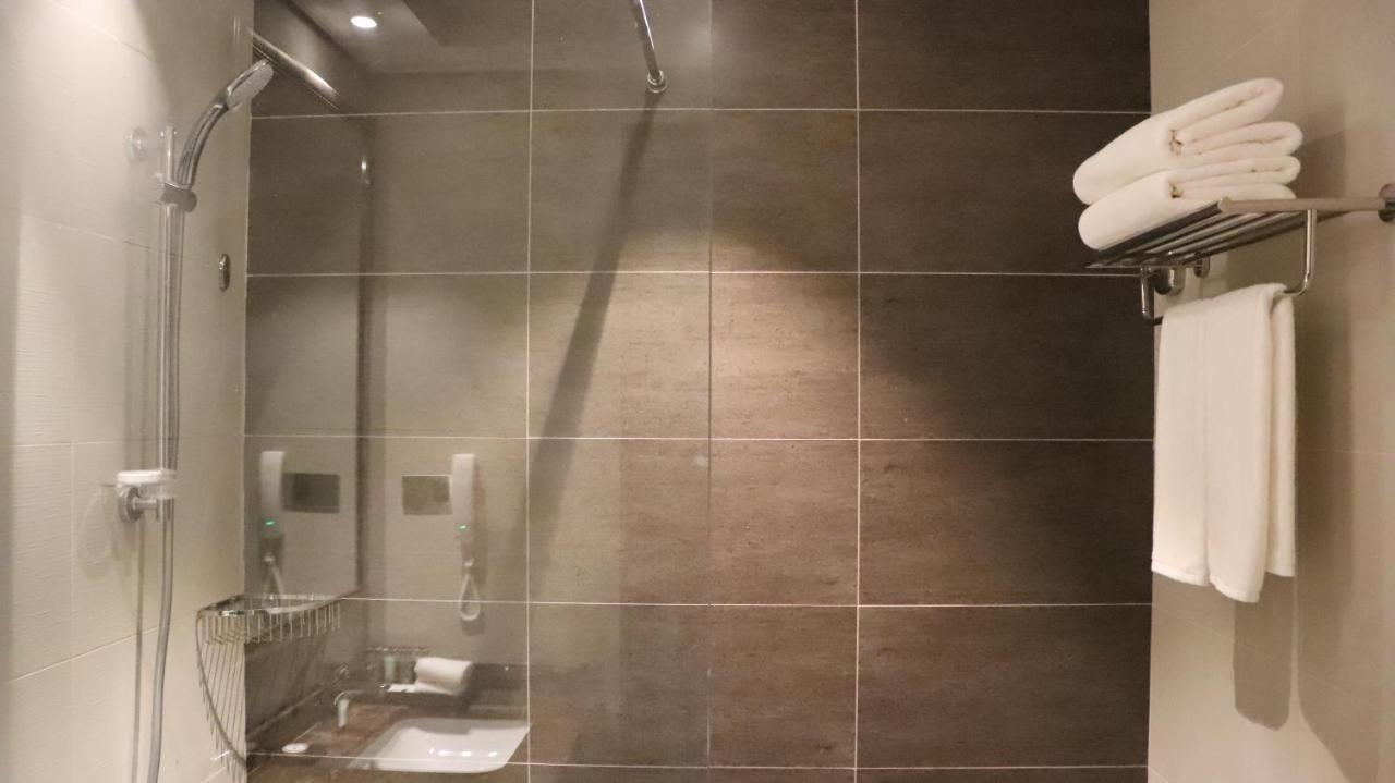 Al Riyadh Hotel Apartments Abu Dhabi Eksteriør billede