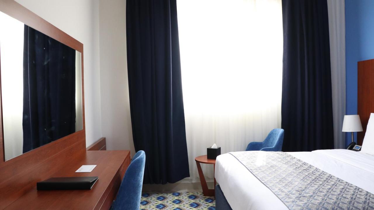 Al Riyadh Hotel Apartments Abu Dhabi Eksteriør billede