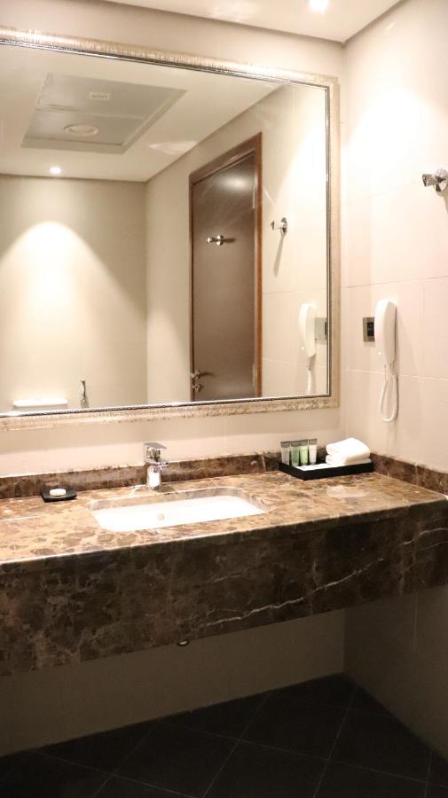 Al Riyadh Hotel Apartments Abu Dhabi Eksteriør billede